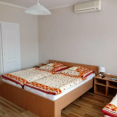 Oregano Vendeghaz Es Apartmanhaz