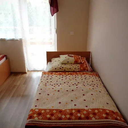 Oregano Vendeghaz Es Apartmanhaz Affittacamere