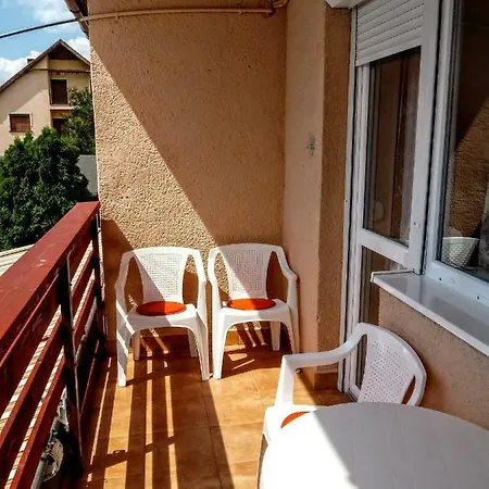 Oregano Vendeghaz Es Apartmanhaz Affittacamere